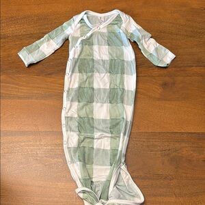 NWOT Copper Pearl Baby Knotted Gown